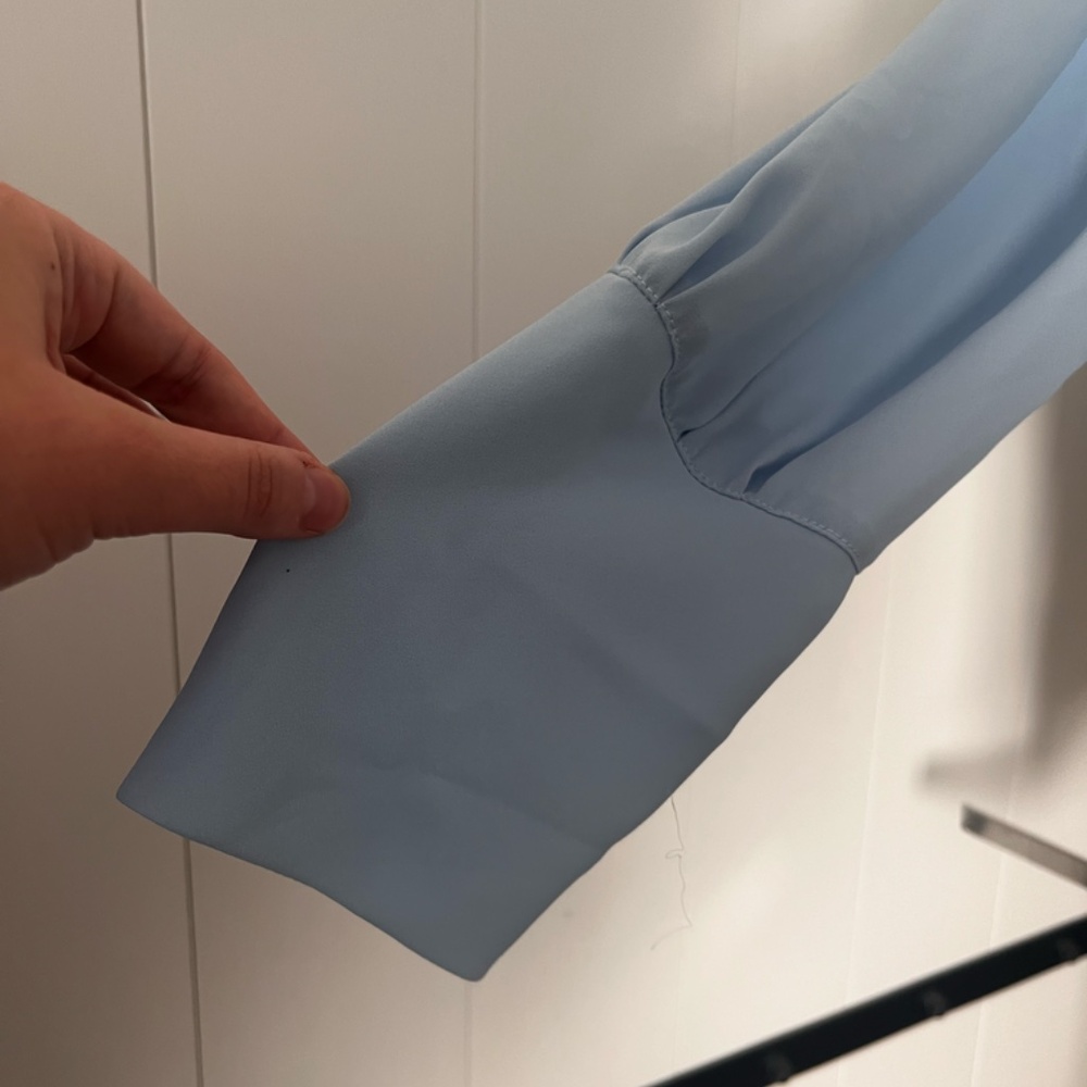 Blue blouse - Picture 2 of 5